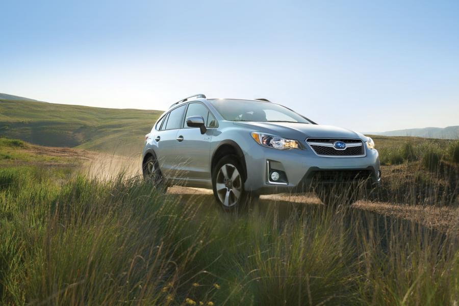  Subaru Crosstrek Hybrid 2016 года  (фото 2 из 9)